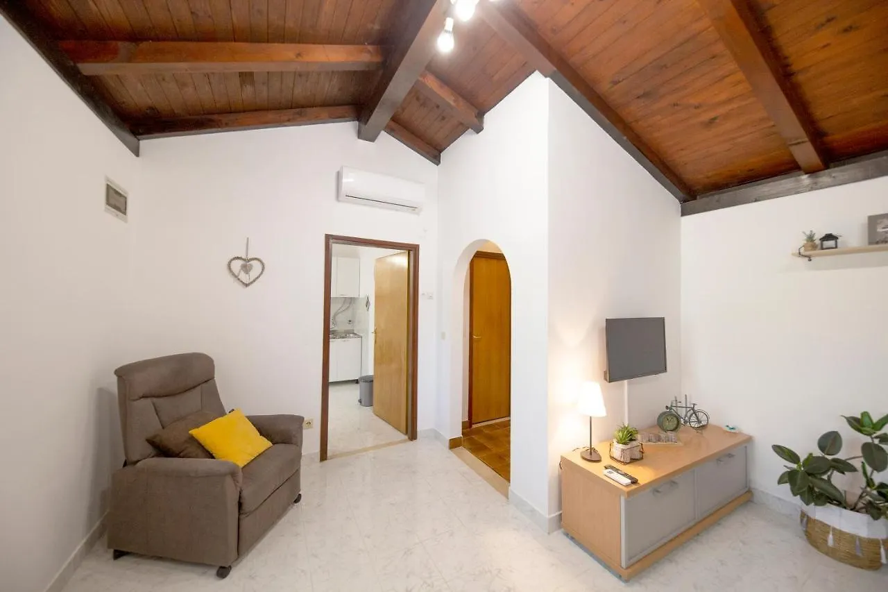 Maslina Apartman Zadar Apartment