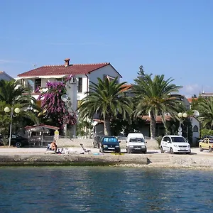  Apartment Desa